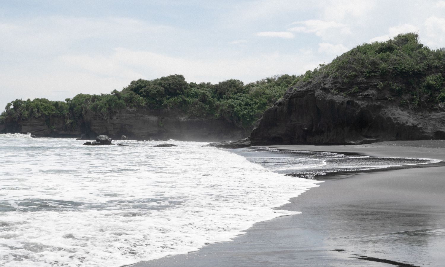 pantai Medewi