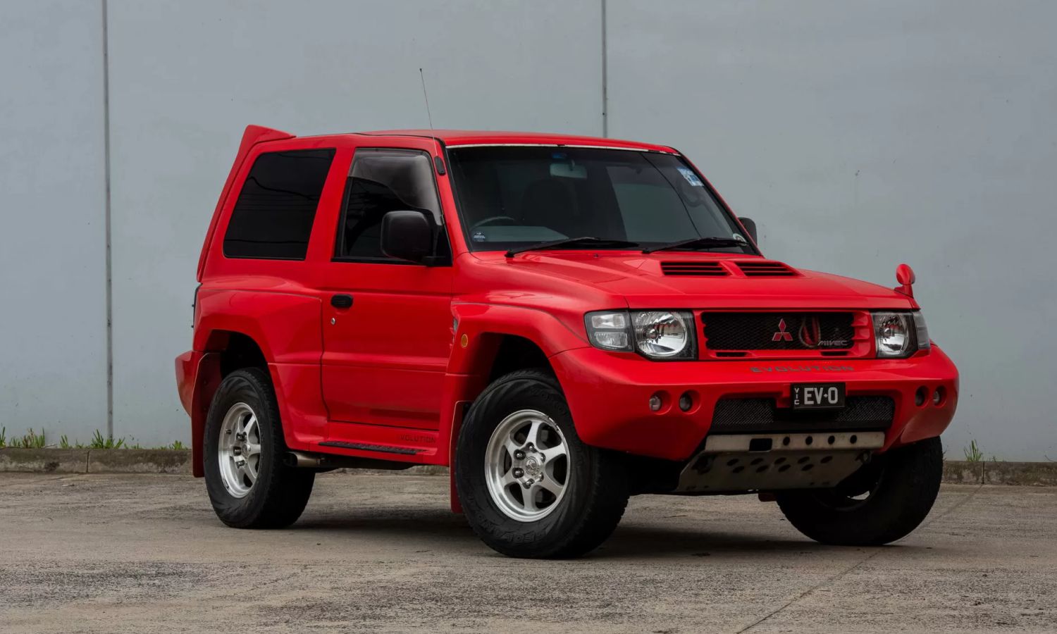 sewa mobil Mitsubishi Pajero di Bali
