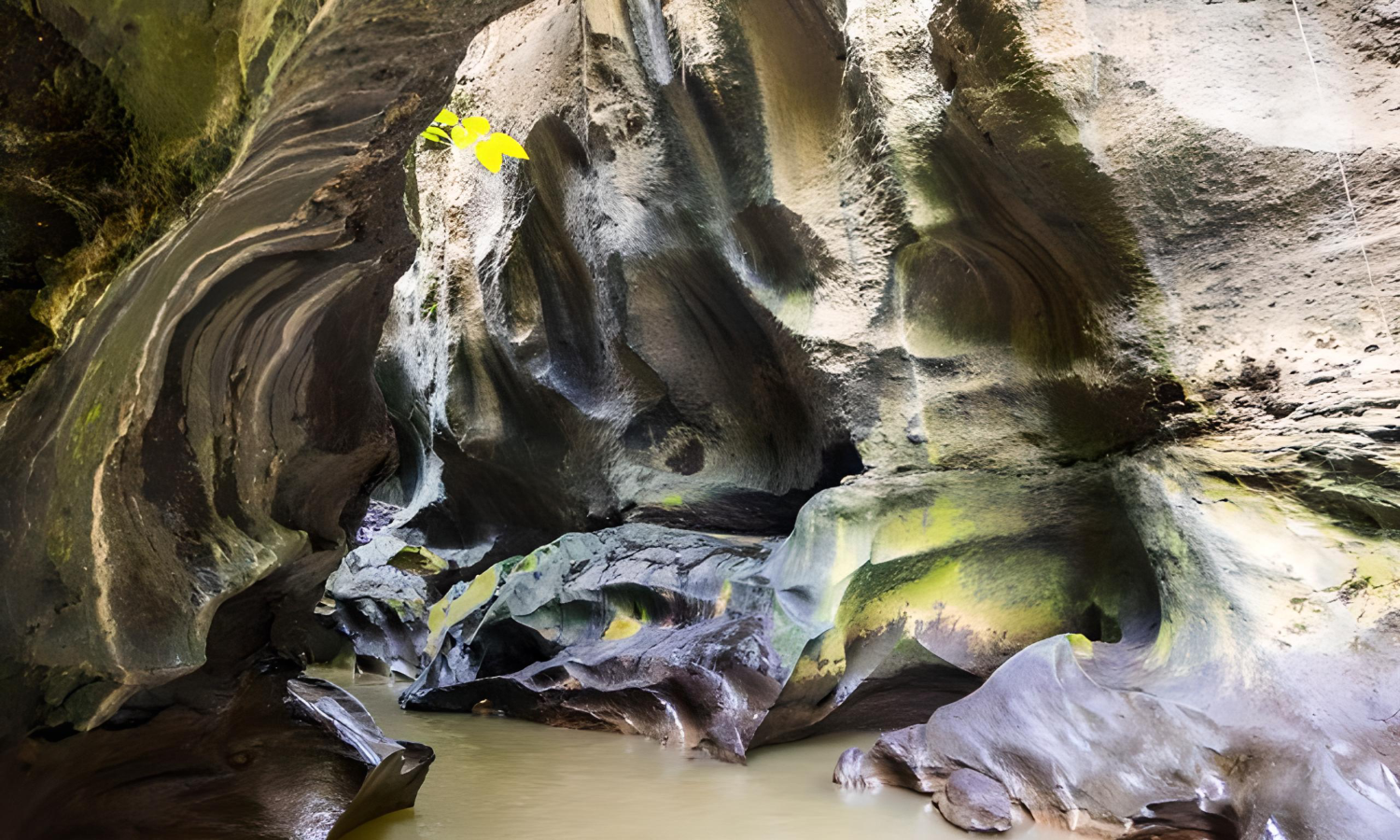 Hidden Canyon Beji Guwang