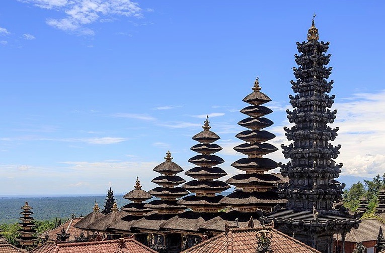 Keunikan Pura Besakih