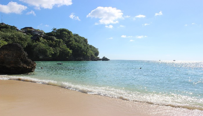 Pantai Padang Padang