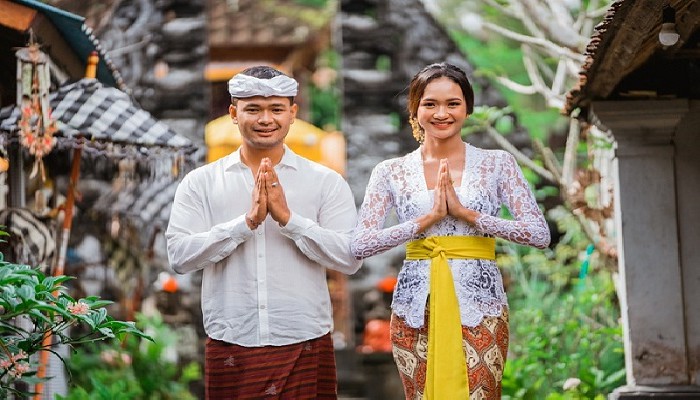 nama pakaian adat bali