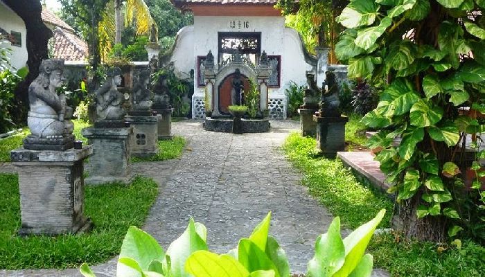 puri agung singaraja