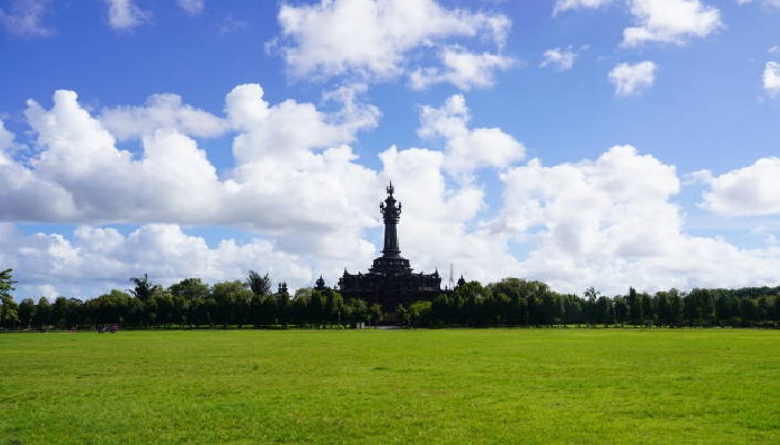 Lapangan Puputan Margarana Renon