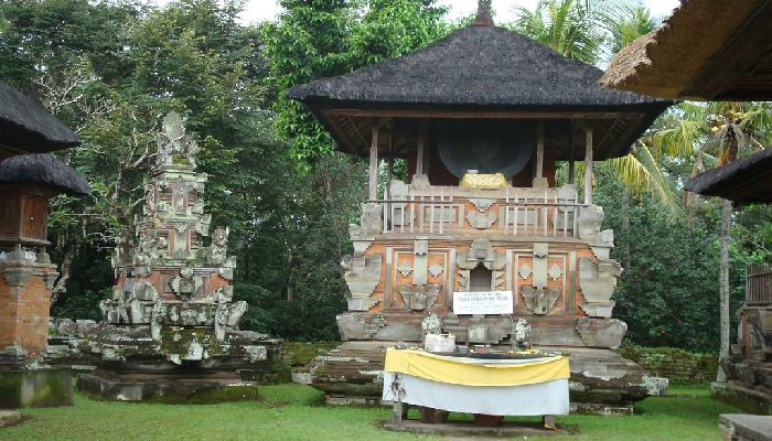 Pura Penataran Sasih