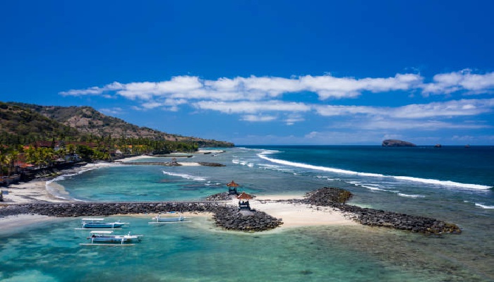 pantai candidasa