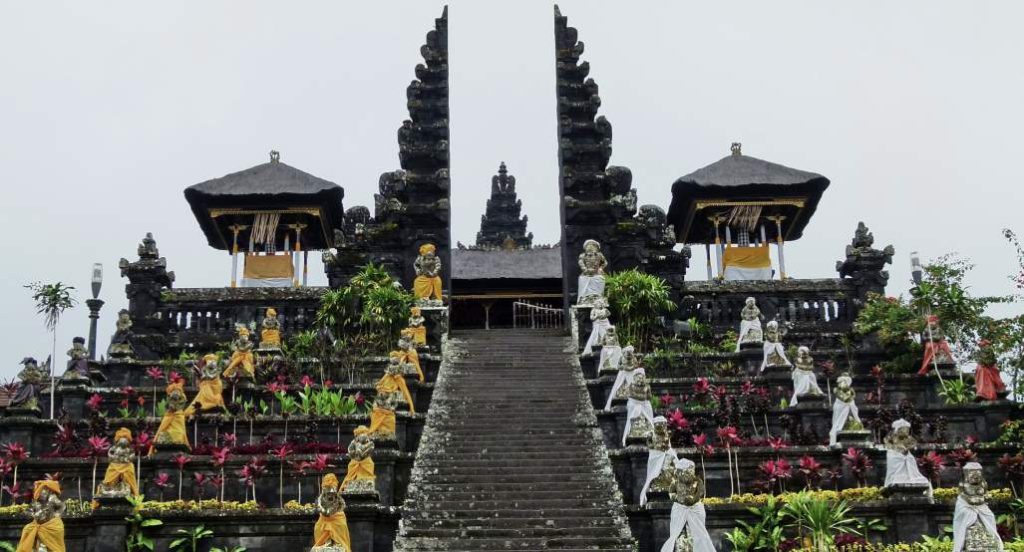Pura terbesar di dunia