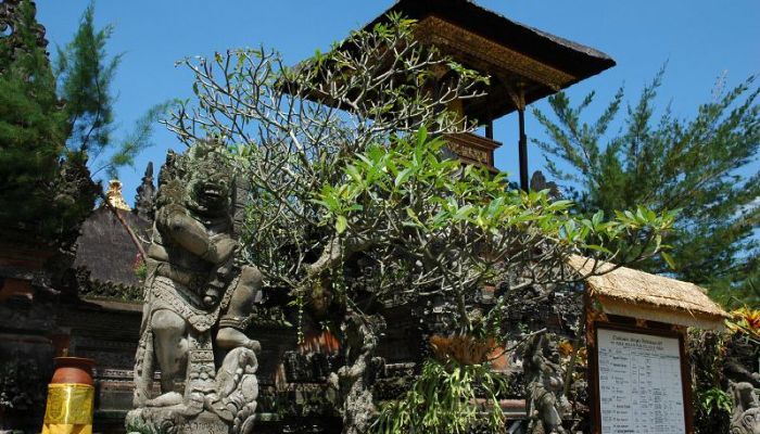 Pura Dalem Pingit