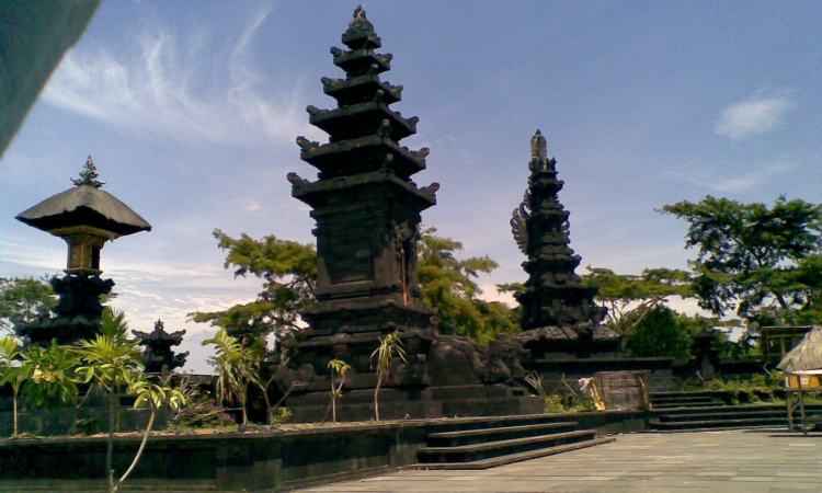 Pura Tirtha Segara Rupek