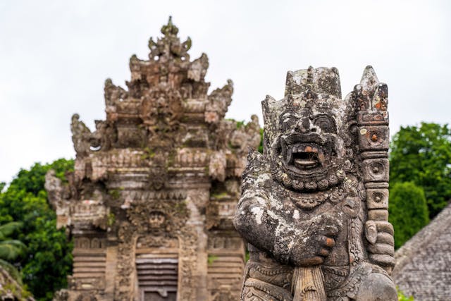 Pura Luhur Candi Narmada Tanah Kilap