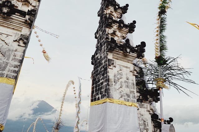 Pura Agung Gunung Raung Taro