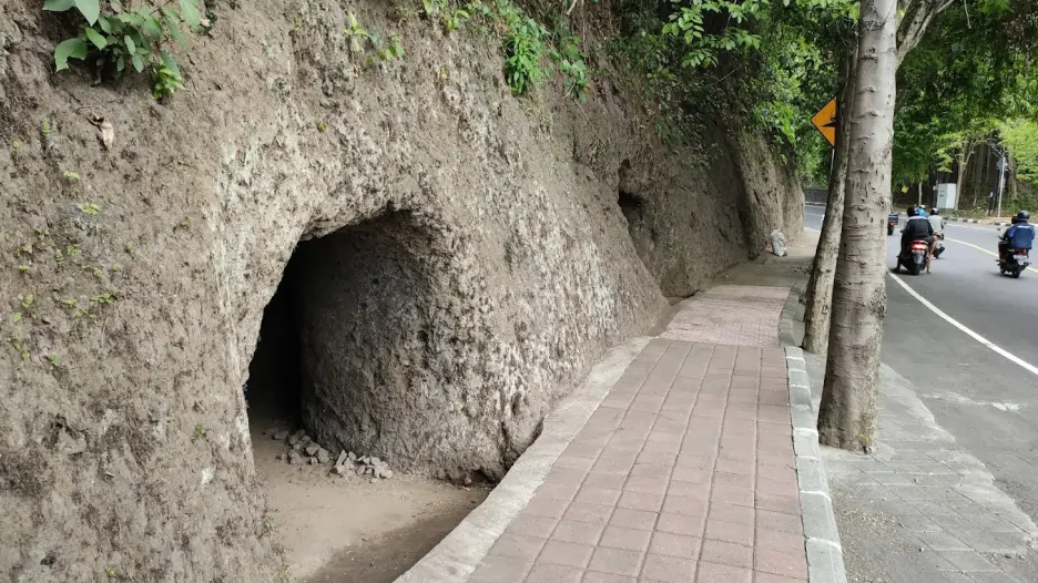 Gua Jepang Klungkung