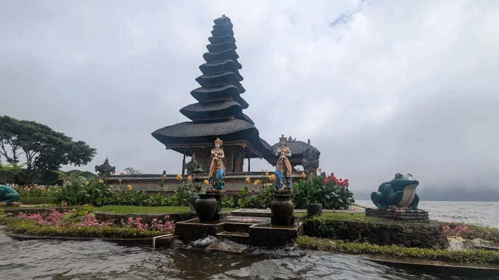 Ulun Danu Temple Boat Tour