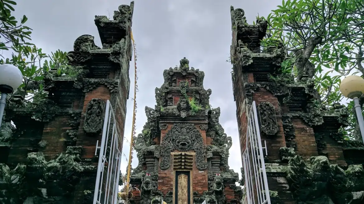 pura luhur rambut siwi