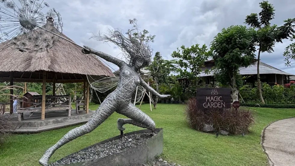 Instalasi Seni dan Landmark Ikonik