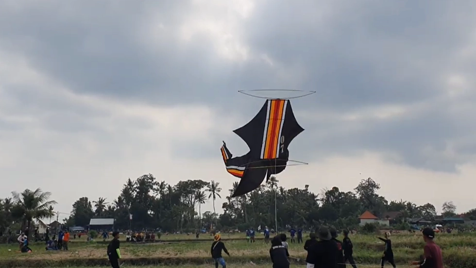 buduh kite festival
