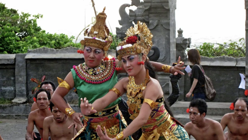 Agama, Tradisi, Adat, Seni, dan Budaya