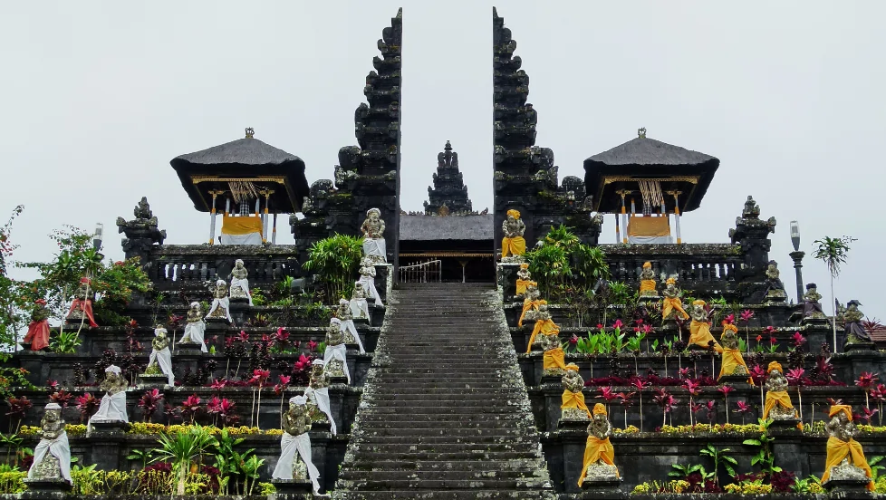Nangun Sat Kerthi Loka Bali